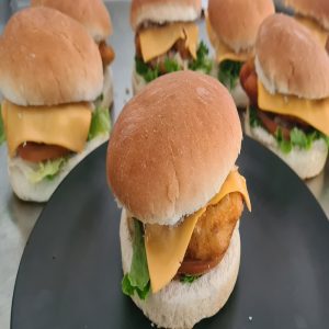 Crispy chicken burgers