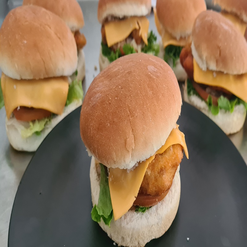Crispy chicken burgers
