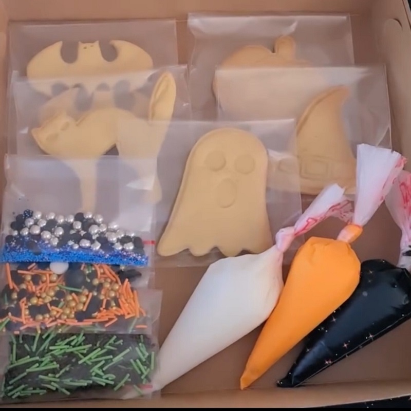Halloween DIY Decorating kit