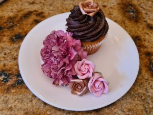 Individually plated cupcake 5