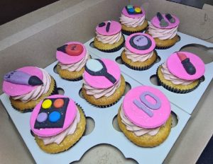 Make up theme cupcakes