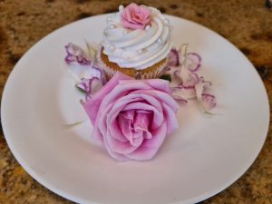 Individually plated cupcake 1