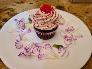 Individually plated cupcake 2