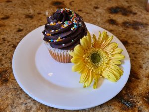 Individually plated cupcake 4