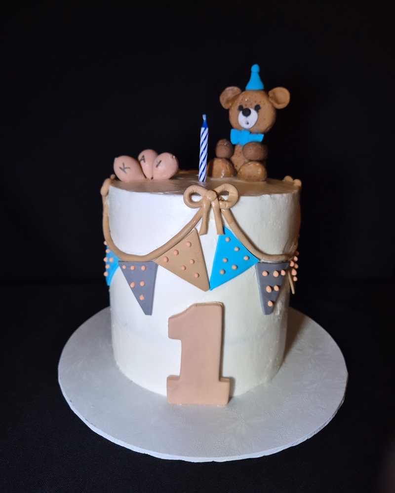 Teddy theme 1st birthday cake